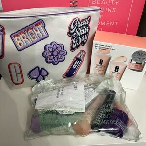 Clinique Cosmetic Bag with Skincare Set